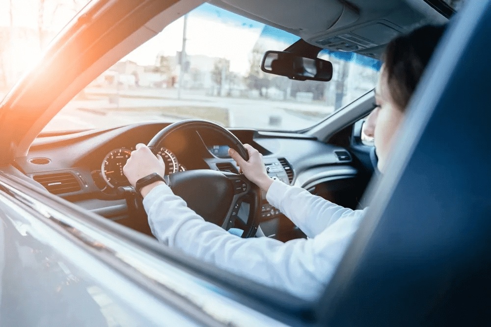 Choose the Right Driving Lesson Type for Your Skill Level