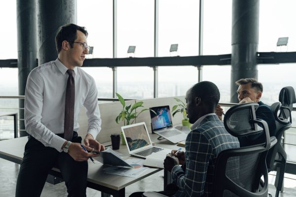 Luxury All-Purpose Damascus Steel Cutlery for Your Kitchen Needs
