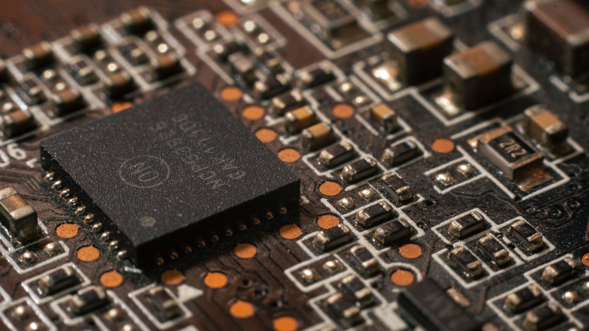 Detailed close-up of a computer circuit board showcasing electronic components. — Suggestions on How To Buy Videowall